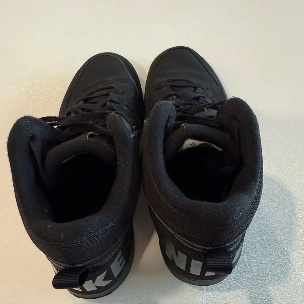Nike Court Borough Mid Black / Black Sneakers Youth Boys Size 6.5
